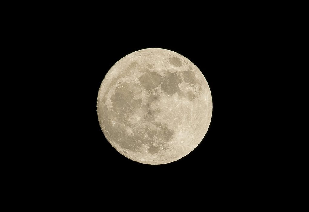 moon.jpg