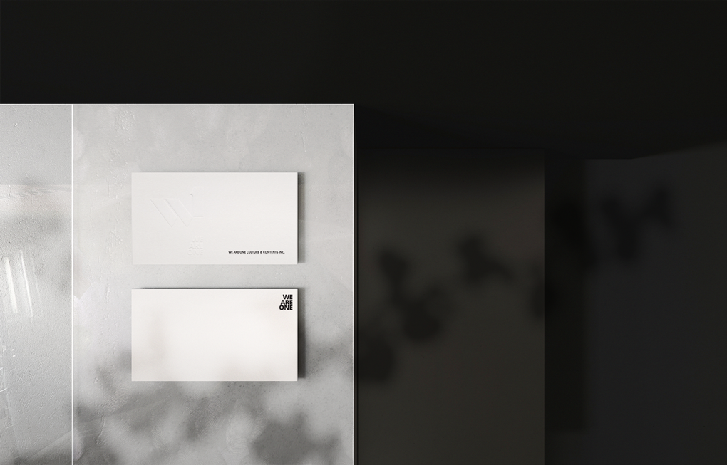 Business_Card_mockup_3.png